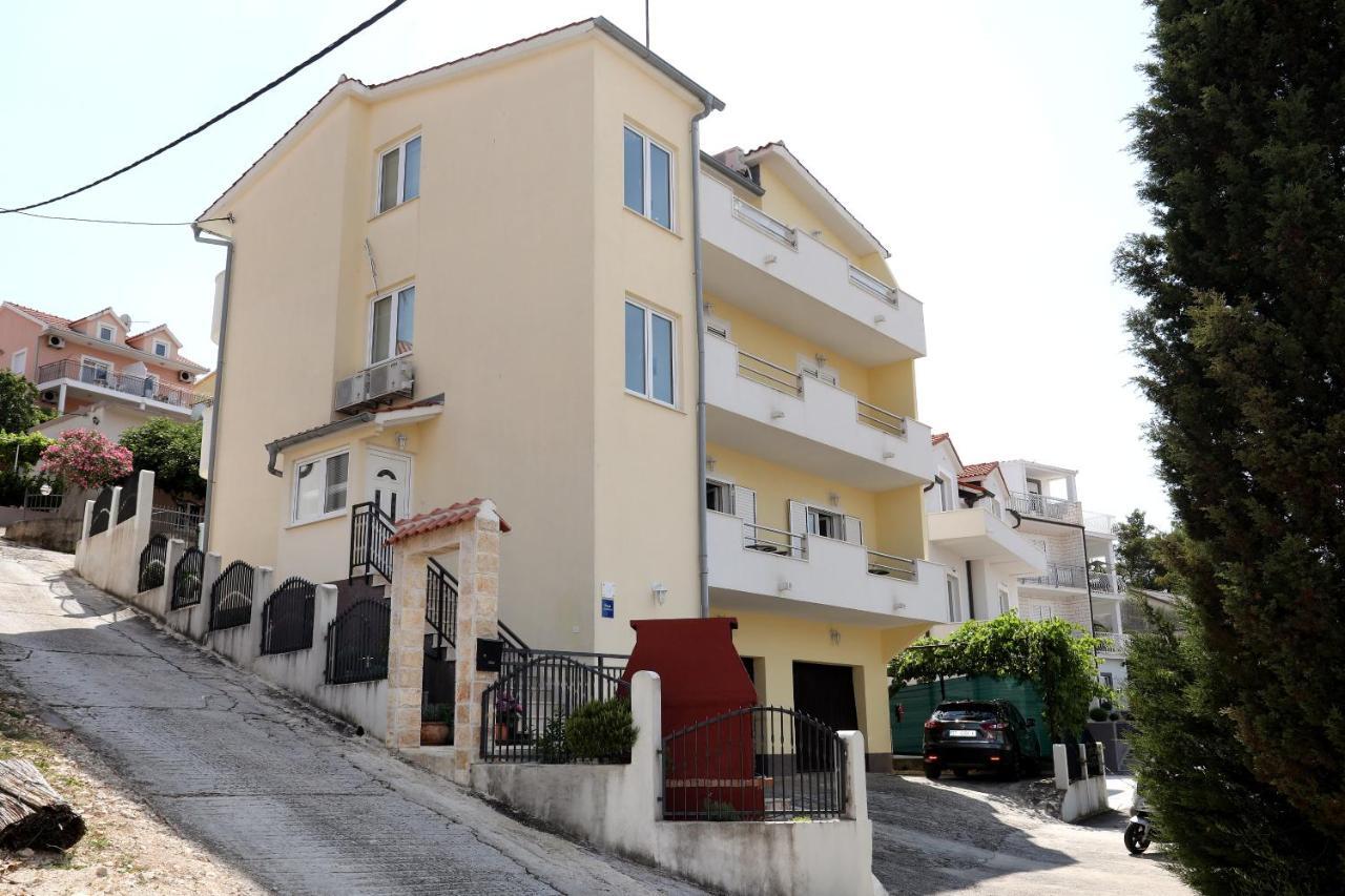 Apartments Sakal Trogir Extérieur photo